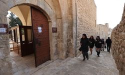 Mardin'deki tarihi kilisede Noel ayini yapıldı.