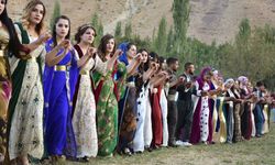 Muhtarlar kadınlara halay başını yasakladı