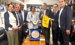 Diyarbakır Eş Başkanından eski Başbakana ziyaret