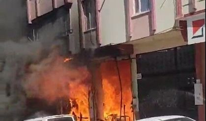 Mobilyacıda çıkan yangın ev ve arabaya sıçradı, 2 yaralı