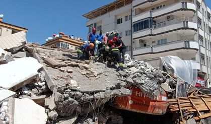 Çöken binanın enkazı altında kalan operatör öldü