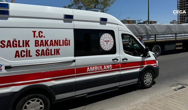 Diyarbakır’da kargo aracı kaza yaptı: 2 yaralı
