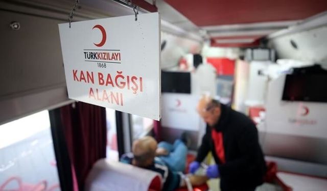 Kan bağışçıları, madalya ile ödüllendirildi