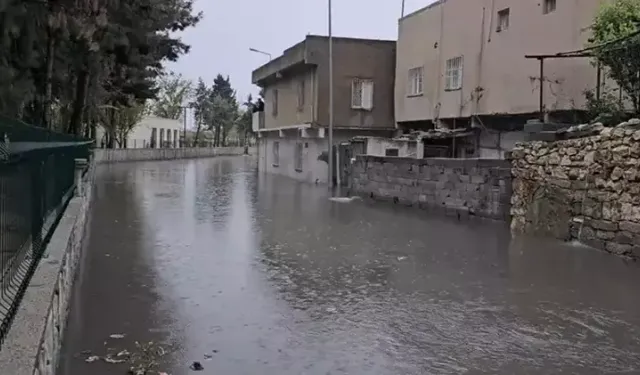 Nusaybin'de cadde ve sokaklar göle döndü