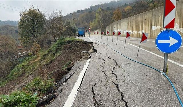 Sason'da heyelanlardan kapanan yollar ulaşıma açıldı