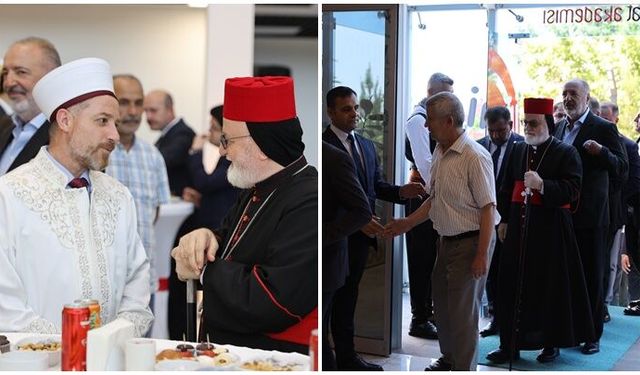 Mardin'de farklı dindekiler bayramlaşma programında