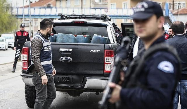 Mardin'de eşini ve çocuklarını bıçakla rehin aldı