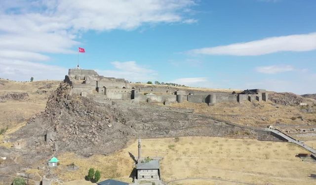 Kars Kalesi bin yıldır geçmişin izlerini taşıyor