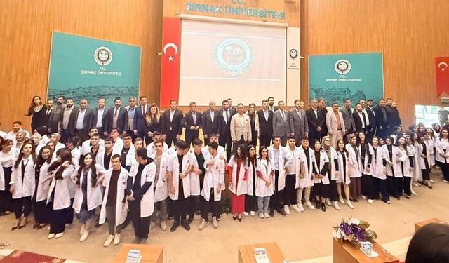 Şırnak'ta öğrenciler beyaz önlüklerini giydi