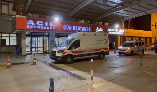 Zehirlenme belirtisi görülen 56 kişi hastaneye kaldırıldı
