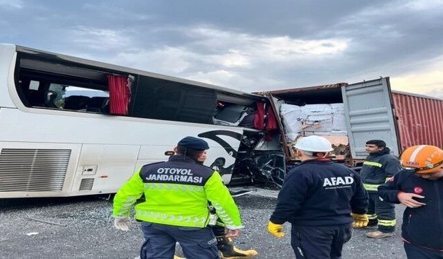 Osmaniye'de kaza: Ölü ve yaralılar var