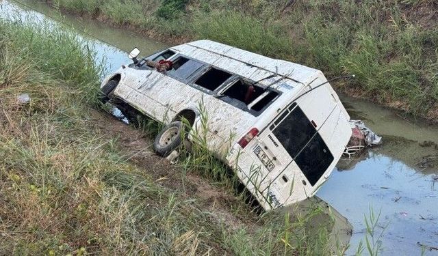 Tarım işçilerini taşıyan minibüste 18 yaralı