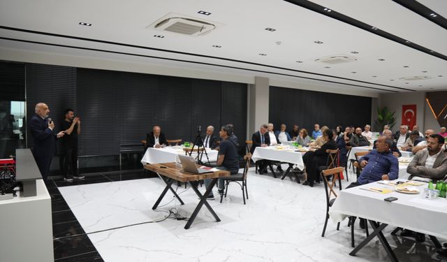 Diyarbakır’da tekstil sektörünün geleceği konuşuldu