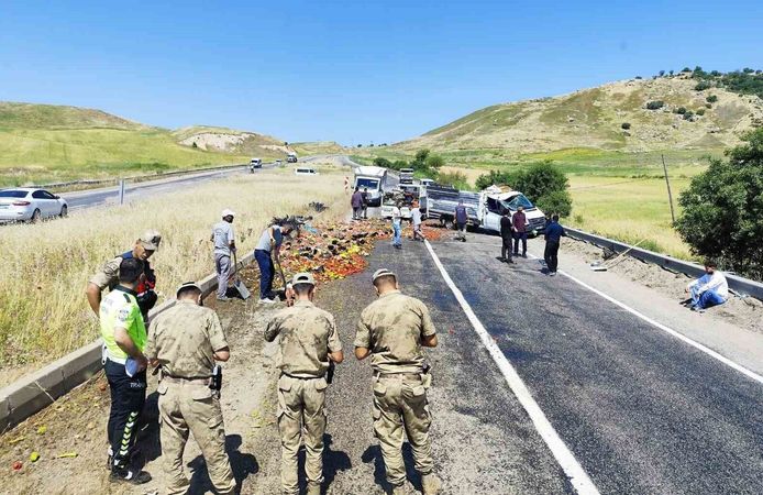 Silvan yolu trafiğe kaza sonucu kapandı !