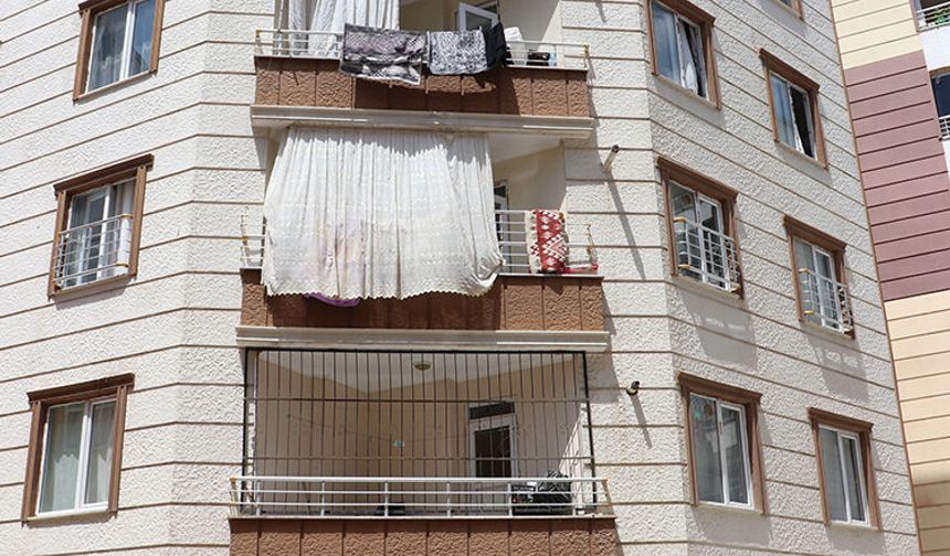 Mardin'de 9.uncu  kattan düşen çocuk öldü