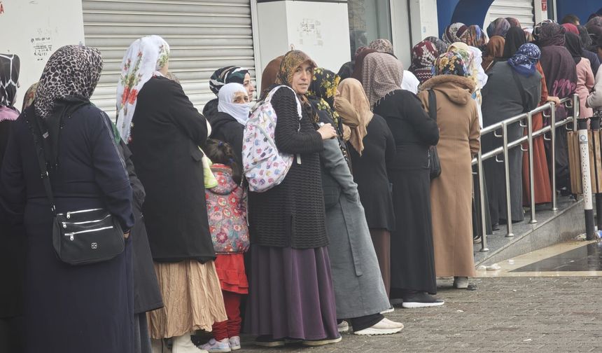 Diyarbakır’da kadınlar saatlerce neden kuyruğa girdi?