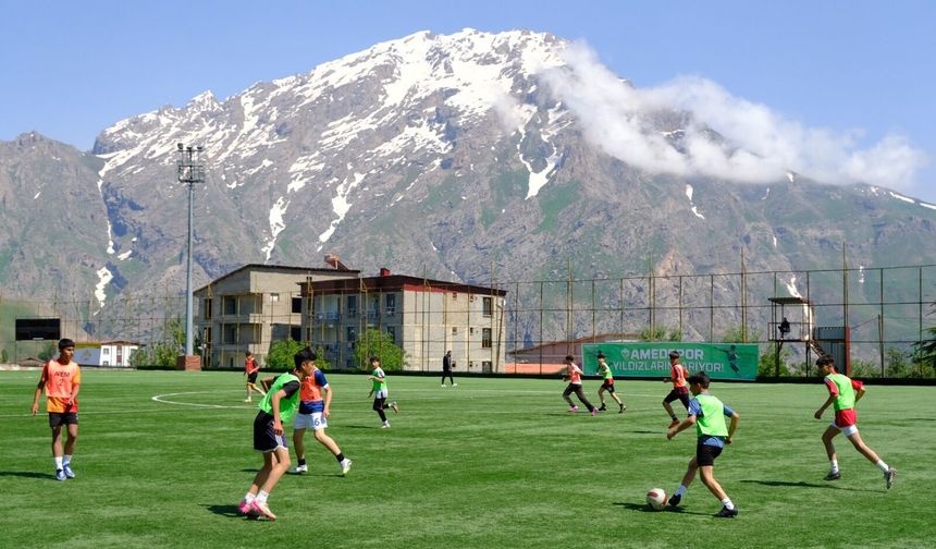Amedspor’un geleceğine 2000 forma ile destek