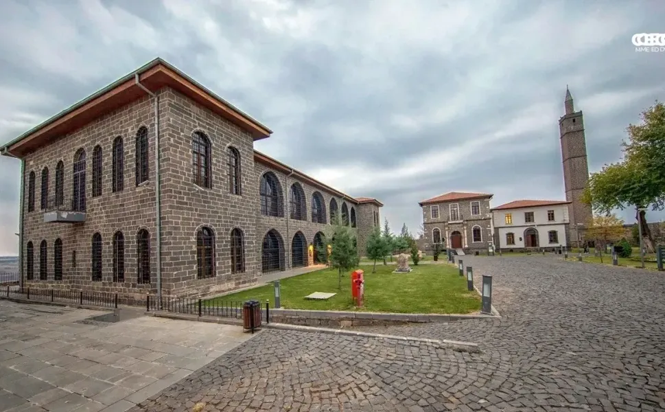 Diyarbakır'da tarihi memur atamaları