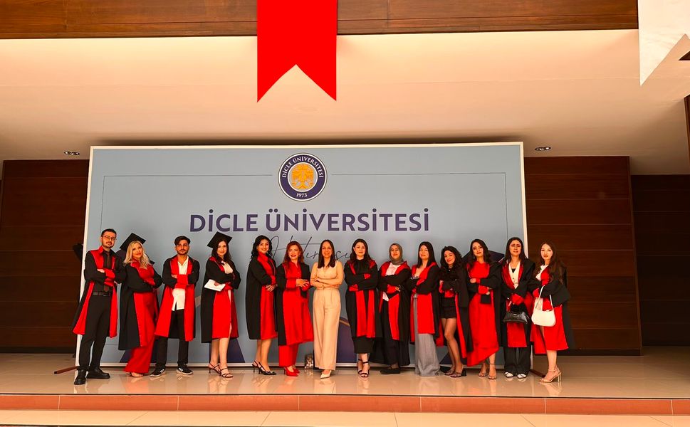 Diyarbakır'da mezuniyet sevinci sürüyor