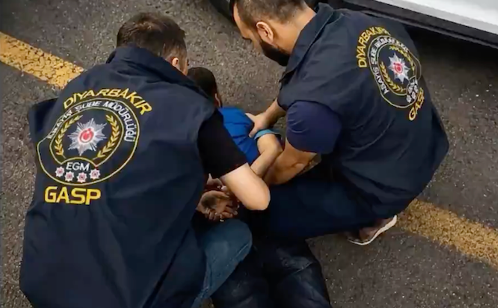 Diyarbakır'daki saldırıda 2 tutuklama